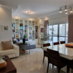 Lindo sobrado com 4 suites e piscina à venda, 365m², por R$ 2.450.000,00 no condomínio Villa Suiça, em Indaiatuba/SP.