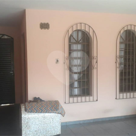 Casa térrea no Jardim Beatriz.