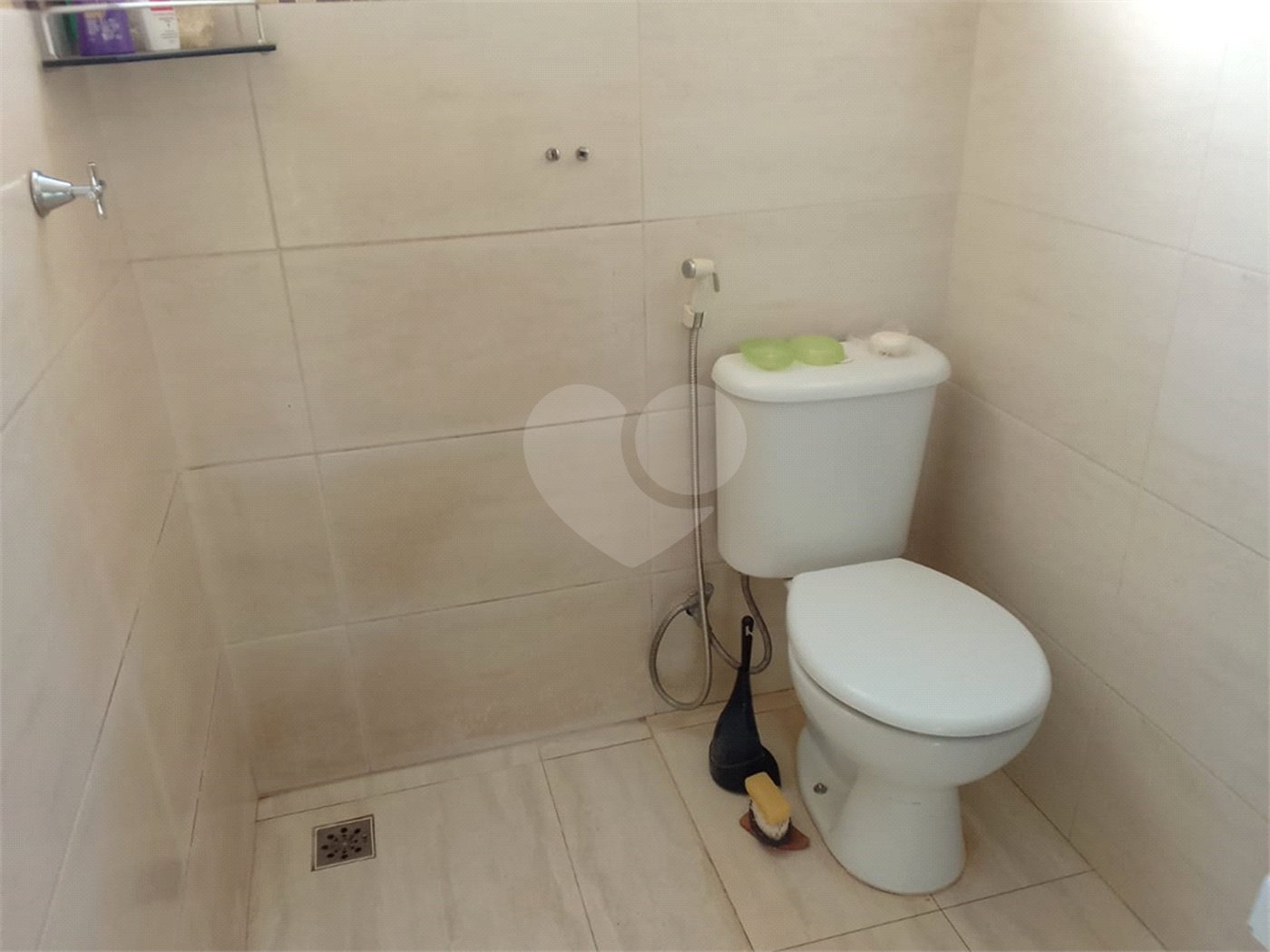 Linda casa no Condomínio Moradas 3