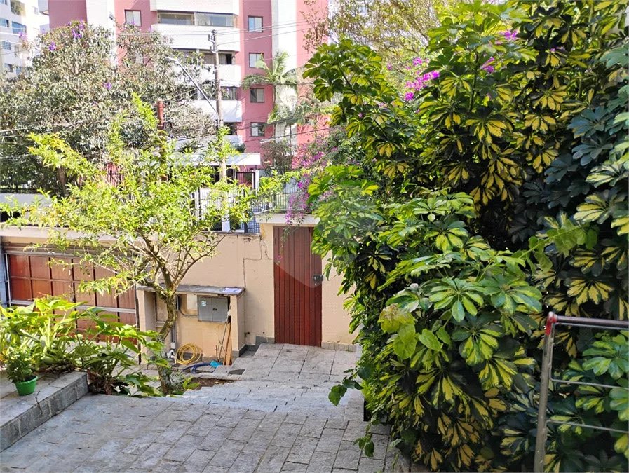 Vende-se ou Aluga-se Casa com 400 m2 na Vila Mascote