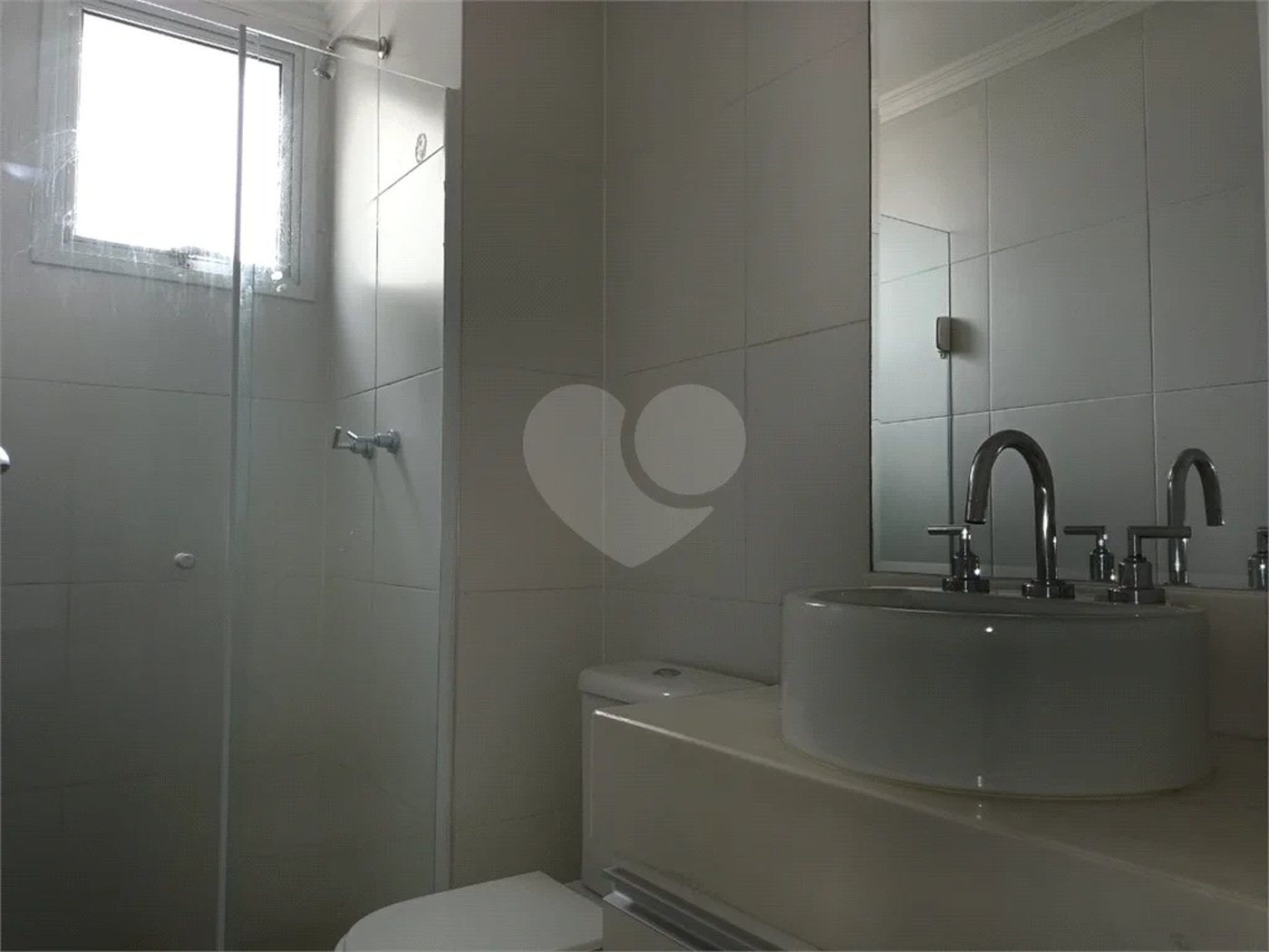 APARTAMENTO PARAÇAÇÃO COM 3 DORMITÓRIOS E 2 VAGAS DE GARGEM NA VILA ANASTÁCIO