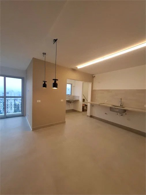 Apartamento à venda 107m² reformado com 2 quartos, sendo 1 suíte no Morumbi