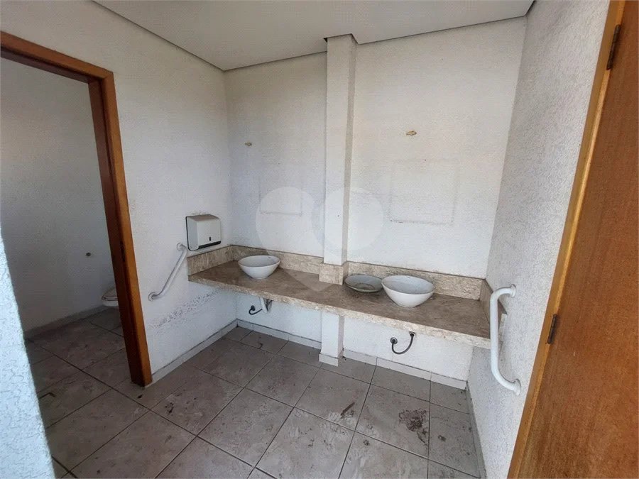 Casa Comercial com 4 salões à venda - Centro | Atibaia