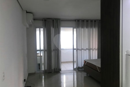 Studio à venda com 39 m² por 429 mil reais a 650 metros da estação Anhangabaú do metrô.