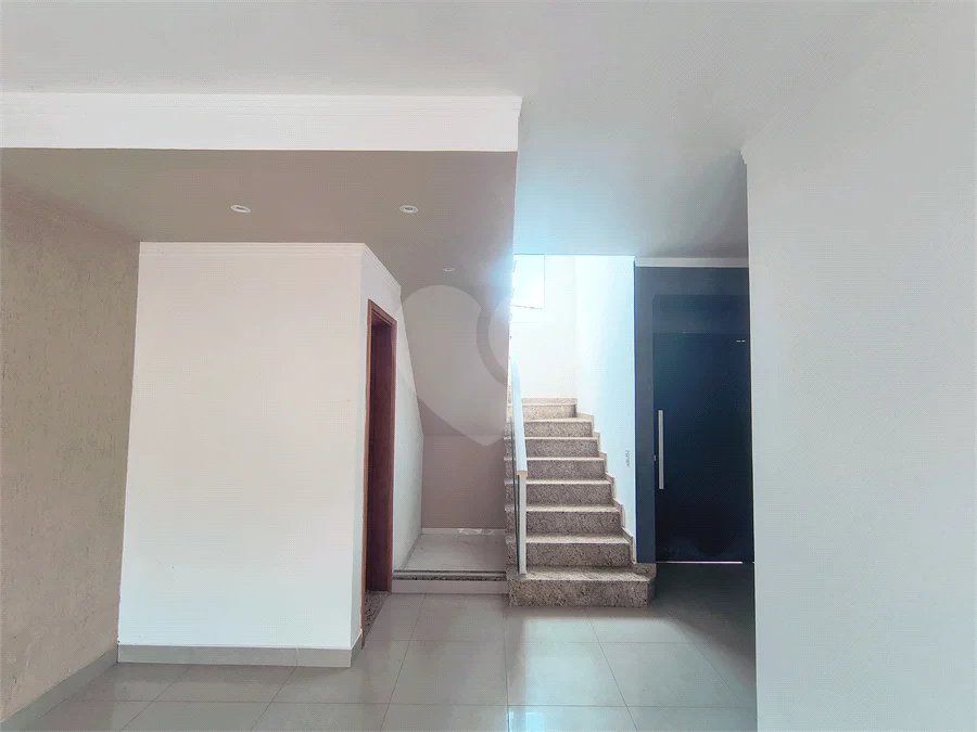 Casa com Suíte Master, Closet, Piscina e Espaço Gourmet Próxima ao Parque Ecológico- 03 quartos -com quintal