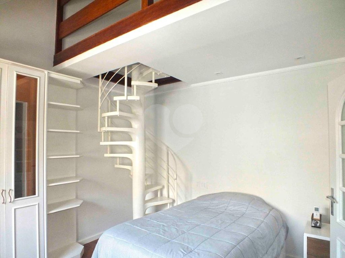 Casa à venda com 5 suítes no condomínio Vilaggio Monte Alegre, São Paulo - SP