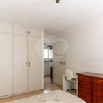 Este elegante apartamento em Higienópolis oferece 224m² de área muito bem distribuída, perfeito para quem valoriza conforto