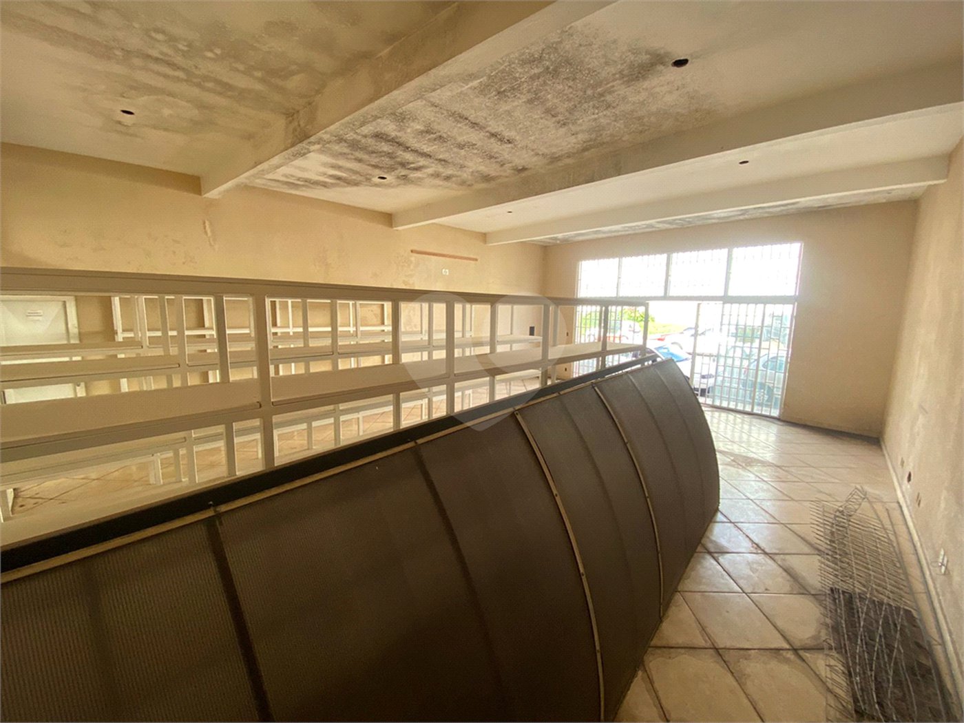Galpão comercial na Avenida São Carlos- Vila Lutfalla