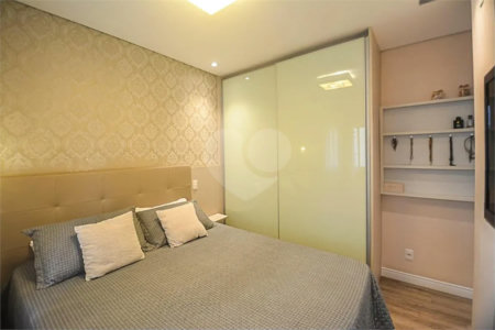 Espaço, conforto e uma localização privilegiada fazem deste apartamento mobiliado no Baeta Neves, em São Bernardo do Campo, uma excelente opção para seu novo lar. Com 118 m², três dormitórios e quatro banheiros, o imóvel oferece ambientes amplos para acomodar a família e receber amigos com comodidad