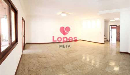 Casa à venda com 4 quartos, sendo 2 suítes,  no condomínio Colinas, São José dos Campos - SP