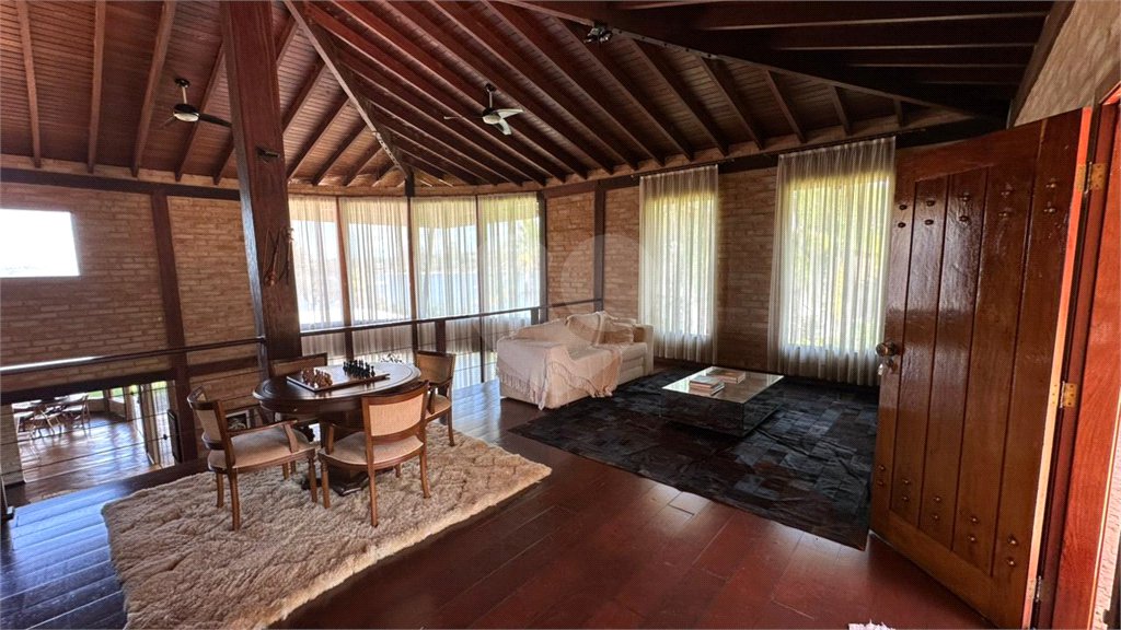 Casa para venda no Condomínio Vivenda do Broa.