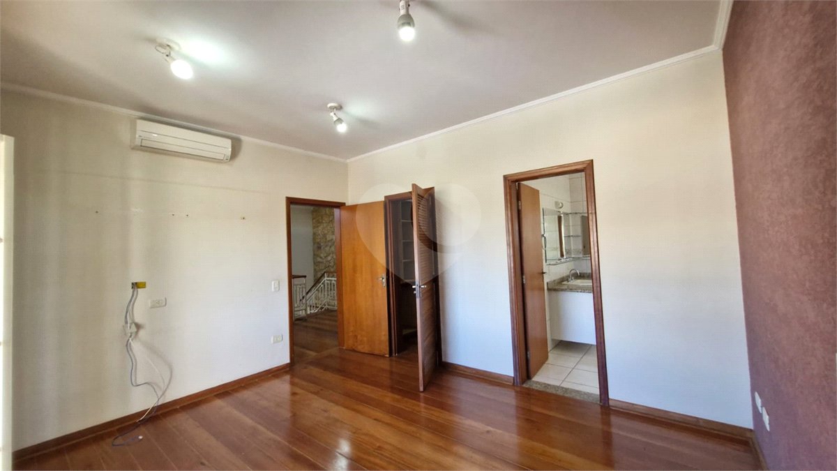 Casa sofisticada à venda em bairro nobre de Atibaia | 3 dormitórios | 408 m²