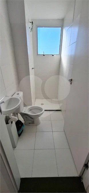 Apartamento de 42m² à venda na Vila Nova Bonsucesso, em Guarulhos, com 2 dormitórios e 1 vaga de garagem.
