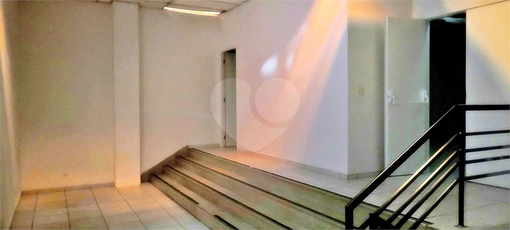 Visibilidade e espaço num dos locais mais pujantes de Santo Amaro; com renda!
