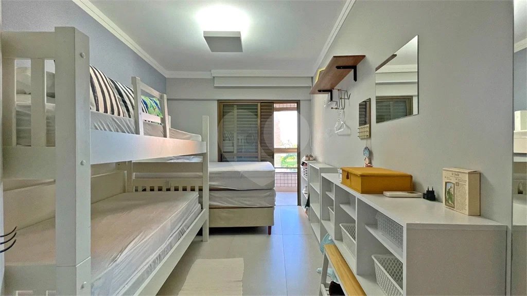 Apartamento à venda com 3 quartos, sendo 2 suítes, em Riviera de São Lourenço, Bertioga, SP