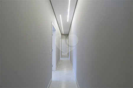 Indaiatuba - SP - Condominio Dona Lucilla - Valor R$2.295.000,00 - 3 suítes + escritório + lavabo - Terreno: 300m2 - Construção: 188m2 - Diferenciais - Móveis planejados no escritório, sala de TV, lavabo, cozinha, área gourmet, lavanderia, banheiros e closet - Ar condicionado em todos os ambie