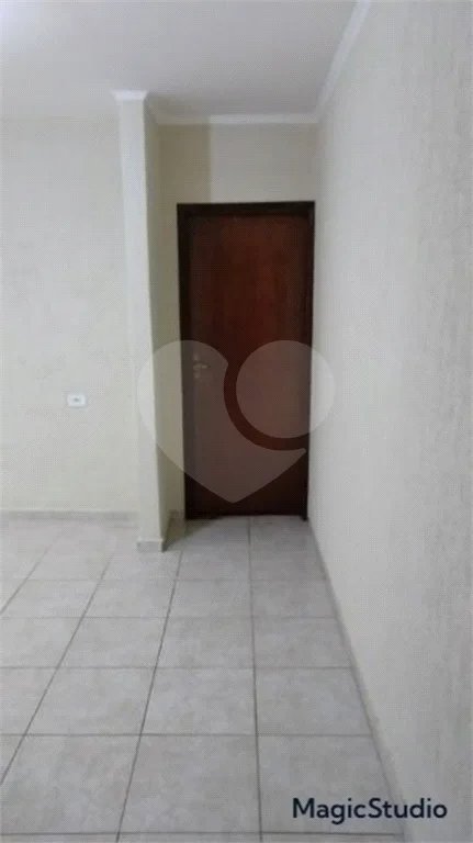 4 casas independentes em terreno de 245m² , à venda no Jardim Soares em Guainazes.