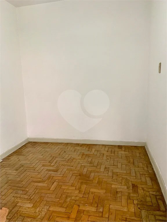 Excelente oportunidade! Paraíso 125m², 3dormitórios sendo 1 suíte, 1 vaga.