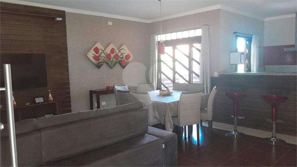 Chácara à venda com 3 quartos, sendo 2 suítes,  em Monterrey, Louveira, SP