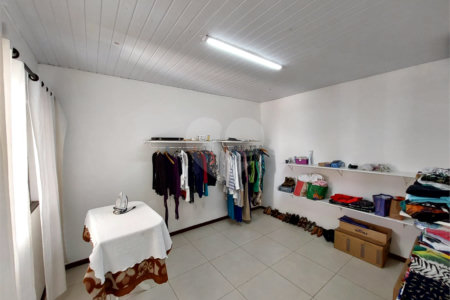 Casa residencial com ponto comercial a venda no Centro