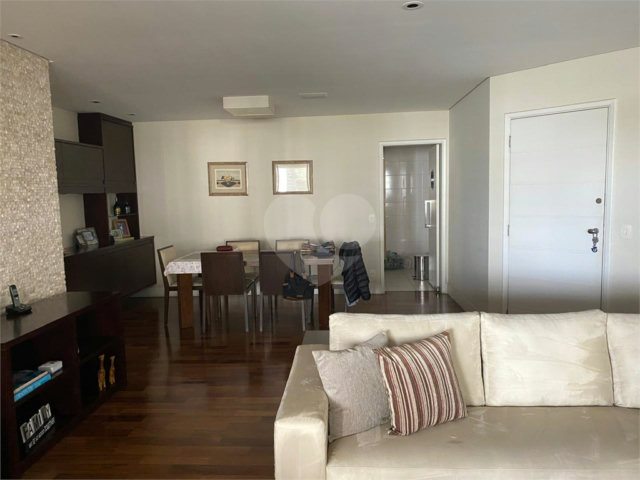 Apartamento à venda com 3 quartos, sendo 2 suítes,  em Campo Belo, São Paulo, SP