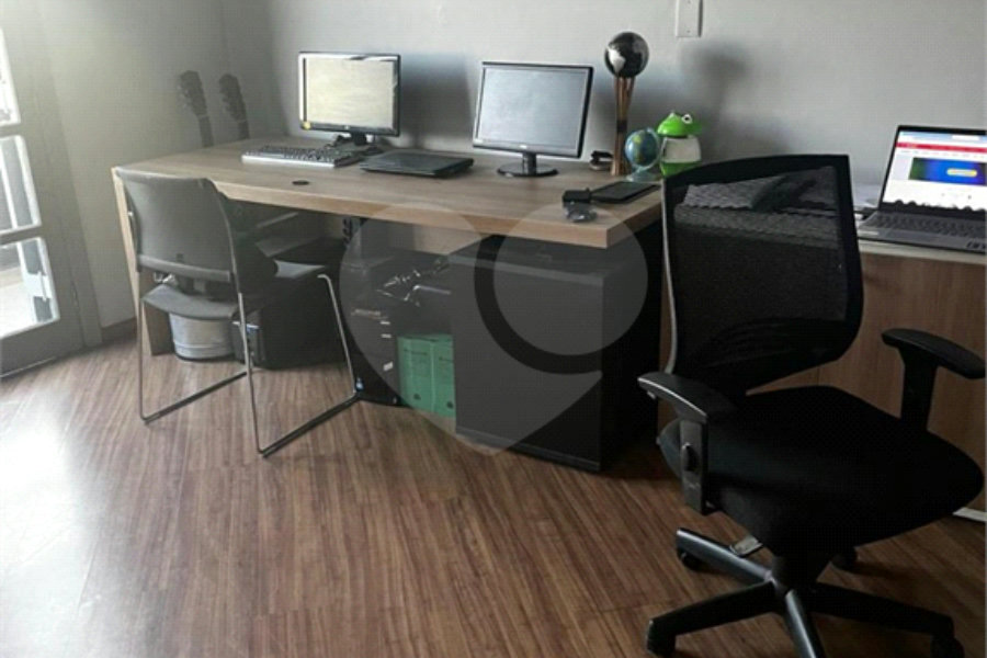 Sobrado à venda com 4 quartos, sendo 2 suítes, em Tremembé, São Paulo, SP