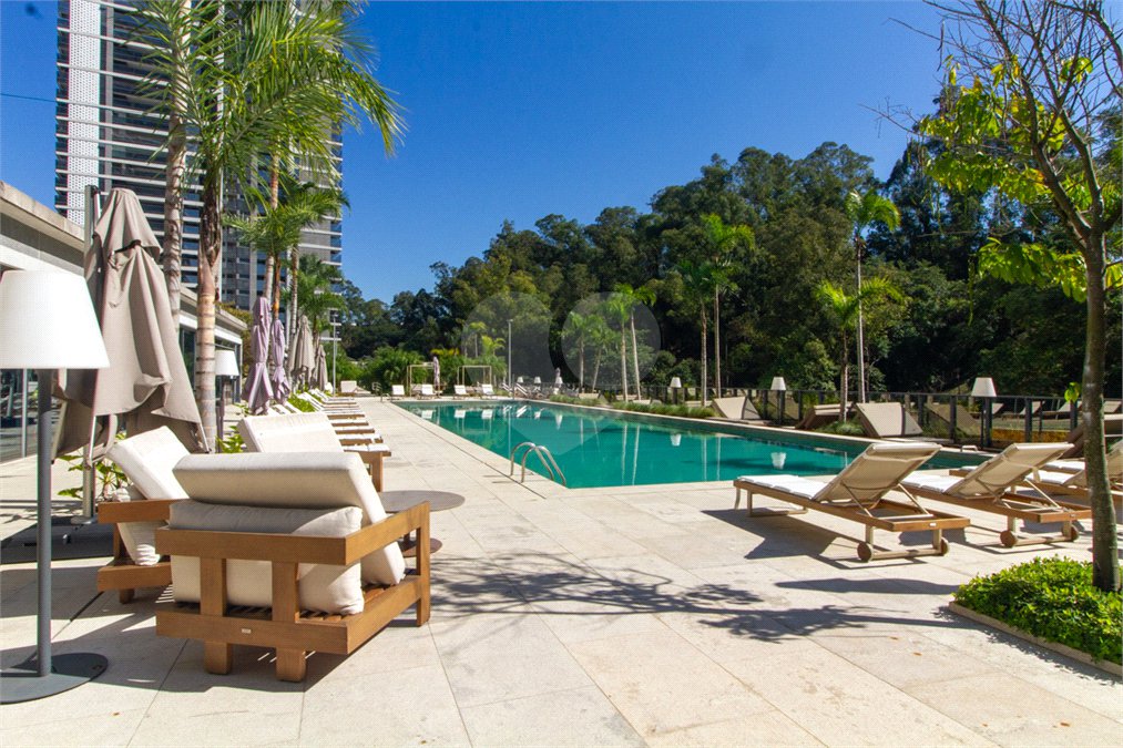 Apartamento à venda ou para alugar com 3 suítes em Jardim Morumbi, São Paulo, SP