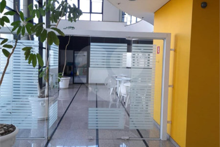 Apartamento à venda com 3 quartos, sendo 1 suíte,  no Centro, Mogi das Cruzes, SP