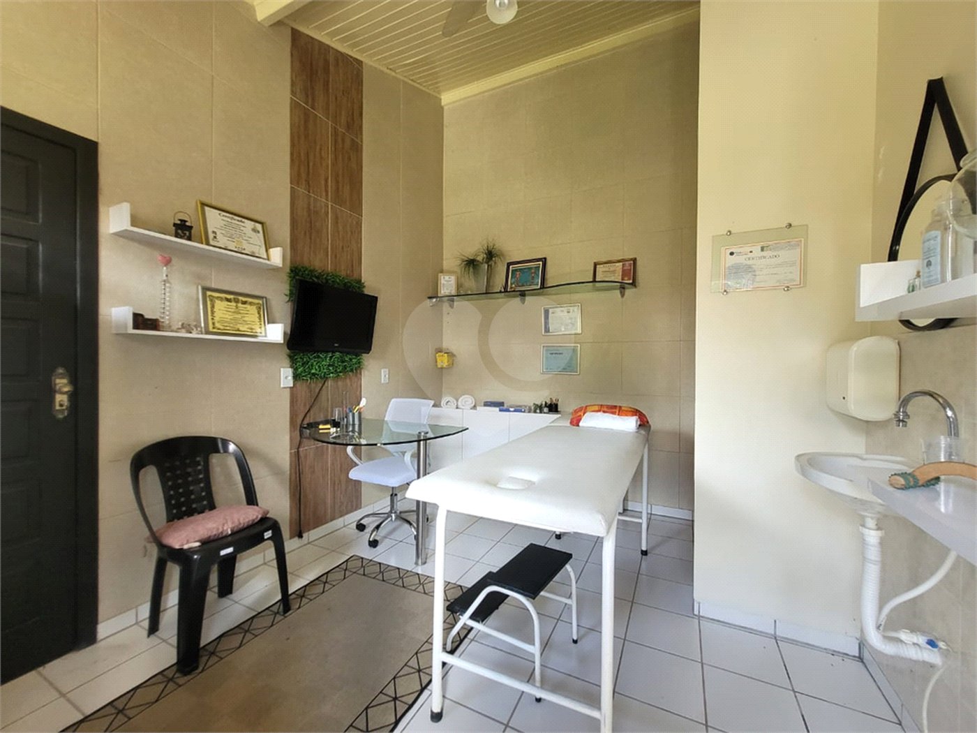 Casa à venda com 4 quartos, sendo 2 suítes, no Centro, Santa Cruz Cabrália, BA