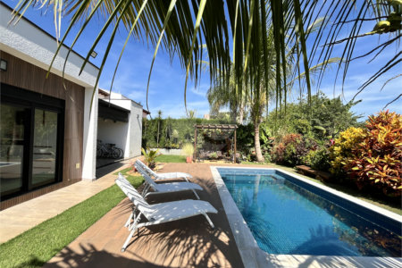 Casa à venda com 3 suítes no condomínio Village Ipanema 1, Araçoiaba da Serra - SP
