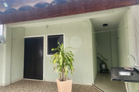 Sobrado à venda com 3 quartos, sendo 1 suíte, em Vila Paulicéia, São Paulo, SP