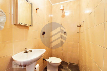 Casa para alugar com 3 quartos, sendo 1 suíte, em Jardim Monte Kemel, São Paulo - SP