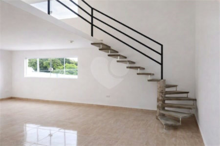 Prédio com Renda no Jabaquara - 773 m2 sendo 13 Studios, Salão Comercial e 22 vagas de garagem!