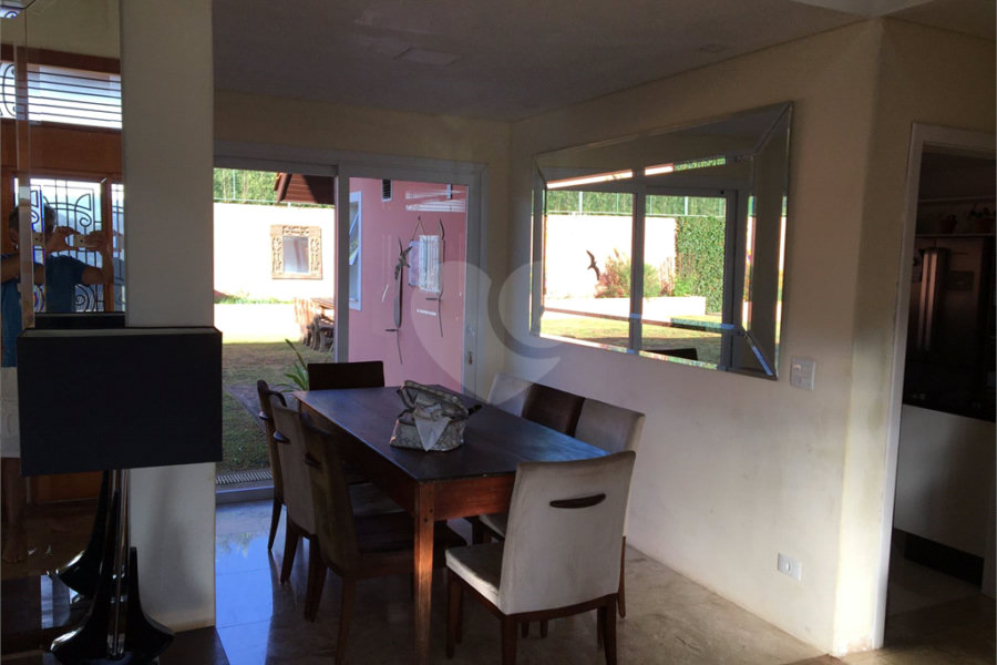Casa à venda com 3 suítes no condomínio Suíça da Cantareira, Mairiporã - SP