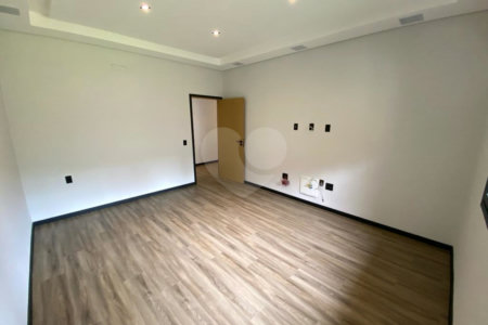 Casa à venda com 4 quartos, sendo 3 suítes,  no condomínio Jardim das Palmeiras, Bragança Paulista - SP