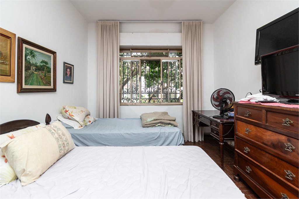 Apartamento à venda com 4 quartos, sendo 1 suíte, em Higienópolis, São Paulo, SP