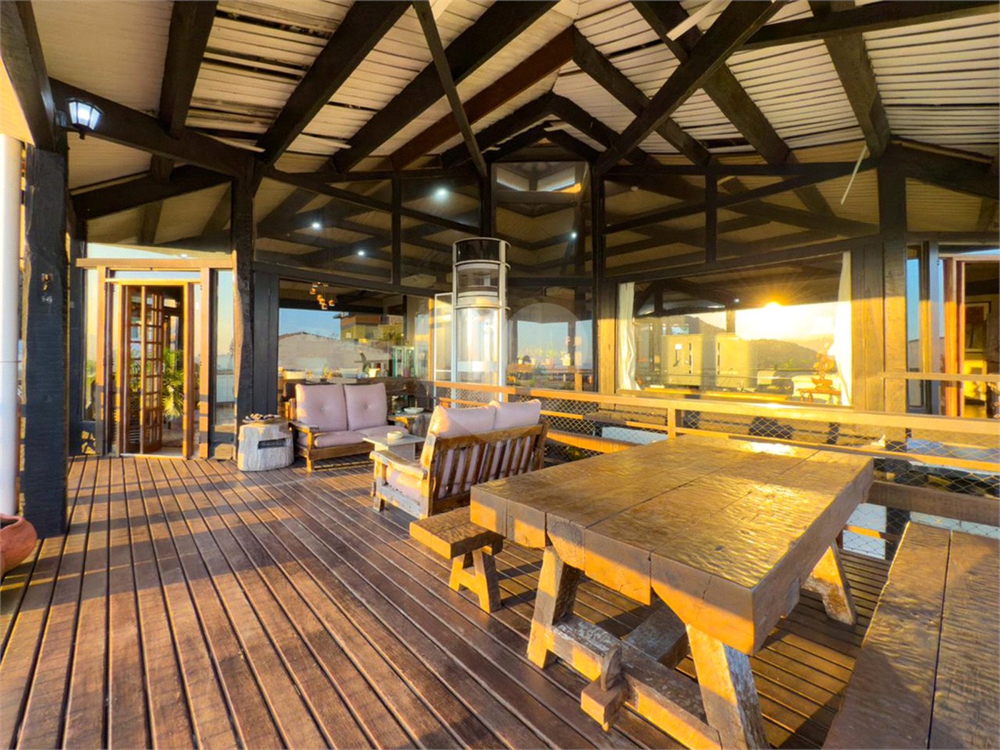 Casa à venda com 5 quartos, sendo 2 suítes, em Joá, Rio de Janeiro, RJ