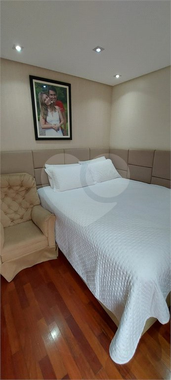 Casa à venda com 3 quartos, sendo 1 suíte, no condomínio Ville Resedá, São Paulo - SP