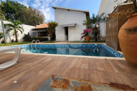 Casa à venda com 3 quartos, sendo 1 suíte,  em Cidade Jardim, Araraquara, SP