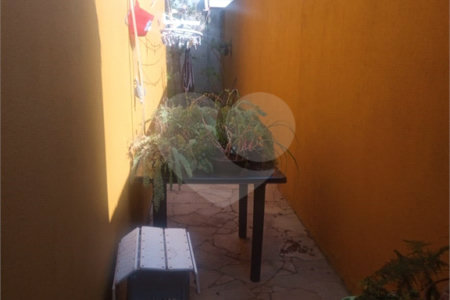 Casa à venda com 2 suítes em Jardim Santa Bárbara, Atibaia, SP
