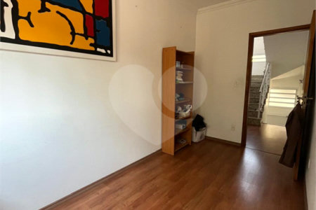 Sobrado à venda com 4 quartos, sendo 1 suíte,  em Vila Cordeiro, São Paulo, SP