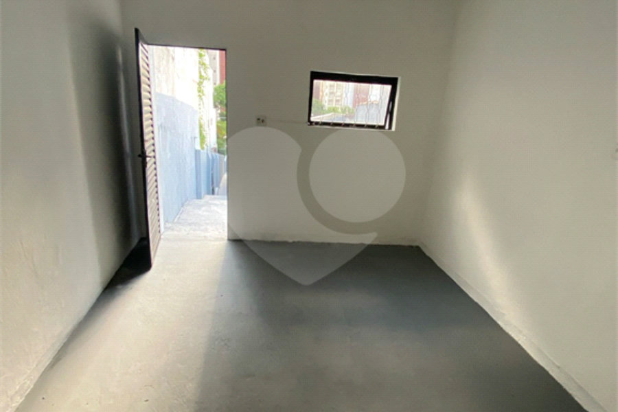 Casa à venda com 3 quartos em Carandiru, São Paulo, SP