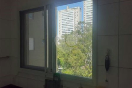 Apartamento à venda com 3 quartos, sendo 1 suíte, em Vila Andrade, São Paulo, SP
