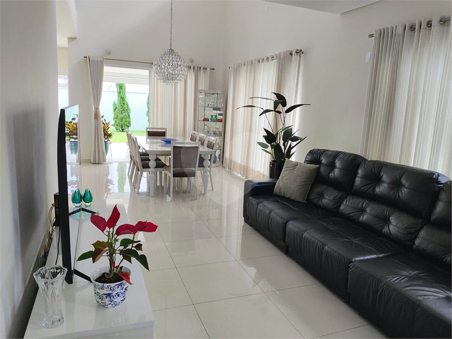 Casa à venda com 3 suítes no condomínio Colinas do Sol, Sorocaba - SP