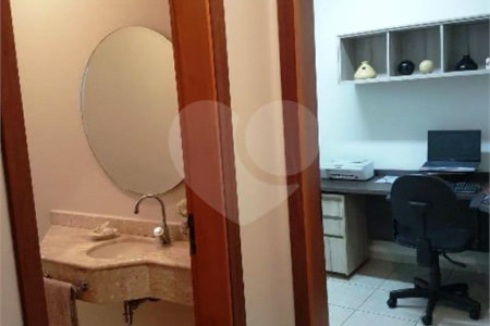 Casa à venda com 4 quartos, sendo 1 suíte, no condomínio Residencial Esplanada, Salto - SP