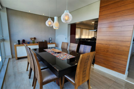 Casa à venda com 5 quartos, sendo 2 suítes, no condomínio Residencial Jardim Primavera, Louveira - SP