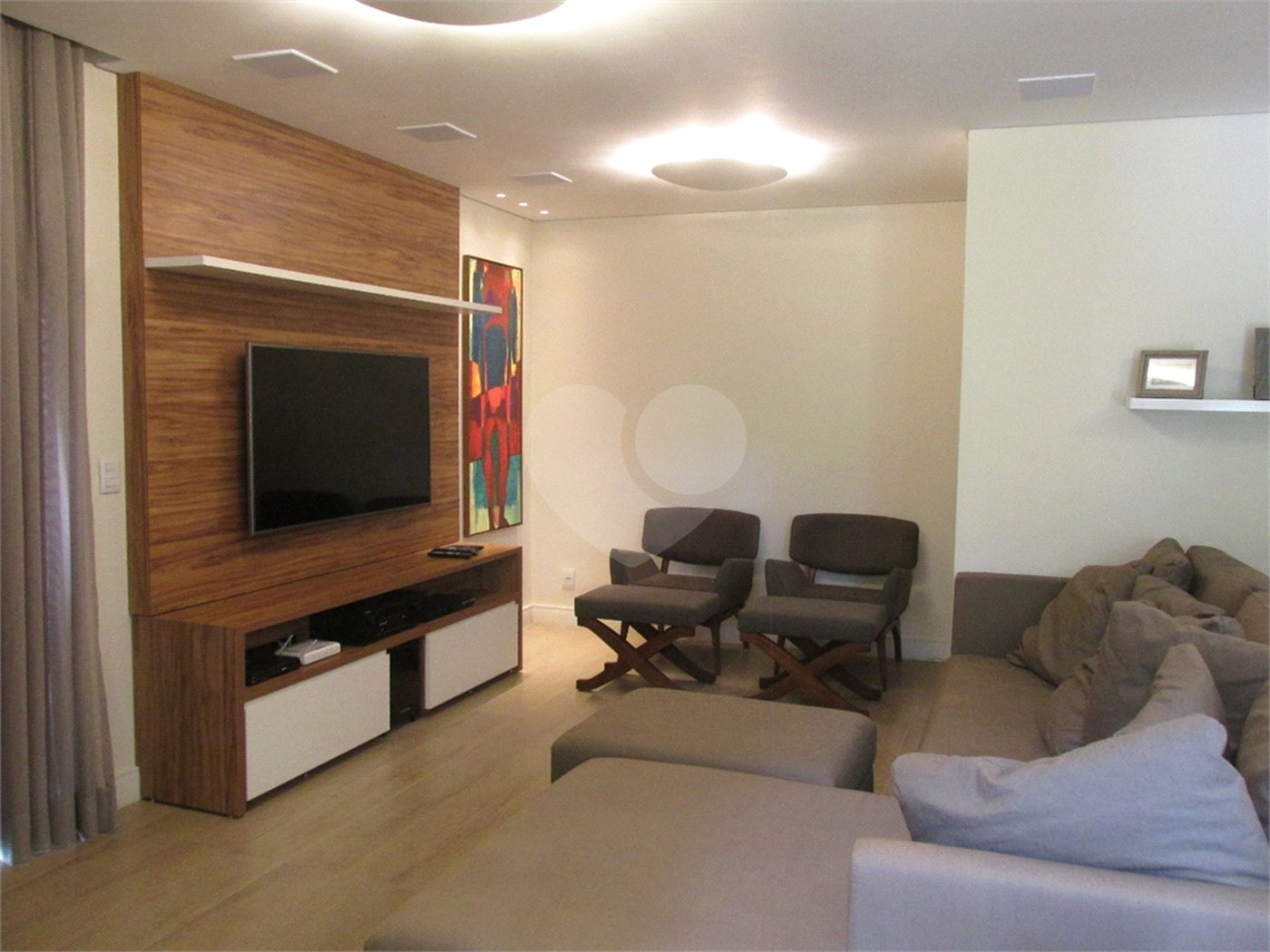 Casa à venda com 3 quartos, sendo 1 suíte, no condomínio Alpes de Vinhedo, Vinhedo - SP