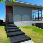 Casa à venda com 4 suítes no condomínio Figueira Garden, Atibaia - SP