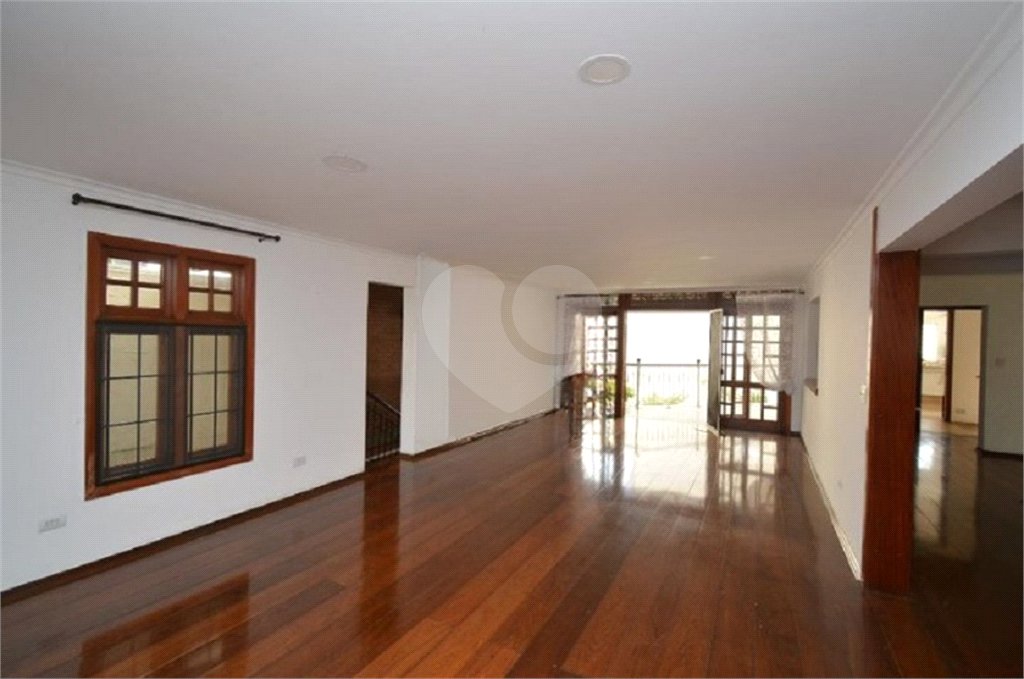 Casa à venda com 5 quartos, sendo 2 suítes, em Vila Galvão, Guarulhos, SP