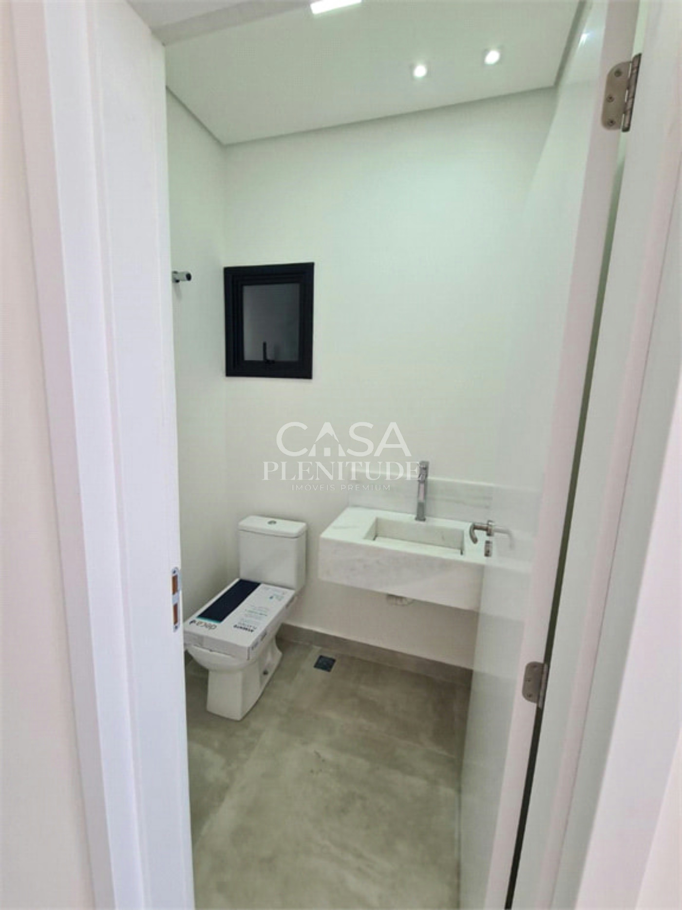Casa em condomínio à venda com 3 suítes, em Wanel Ville, Sorocaba, SP